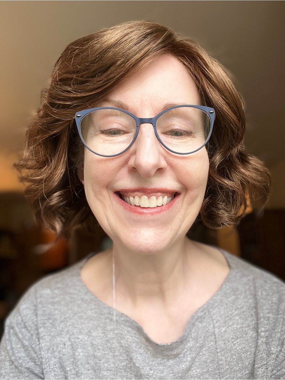 NWT Gabor Wig Sweet Talk Luxury in Mahogony Brown (6/30)-Gorgeous and Versatile